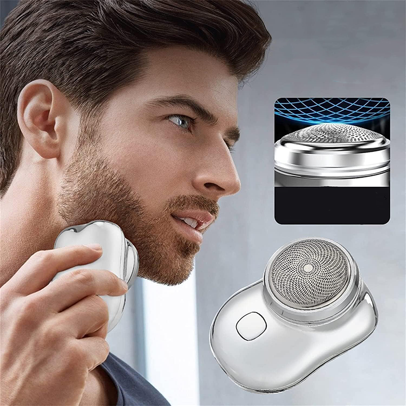 man shaving with FlexiCut Mini Trimmer